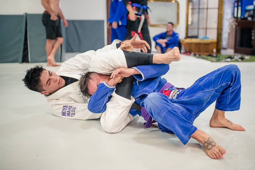 Luta guiada por el Profesor Diego Soto en el tatami de Roka